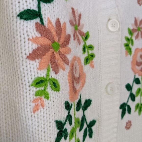 Twik beige button front knit cardigan floral embroidery size Small @B6 - Picture 9 of 10